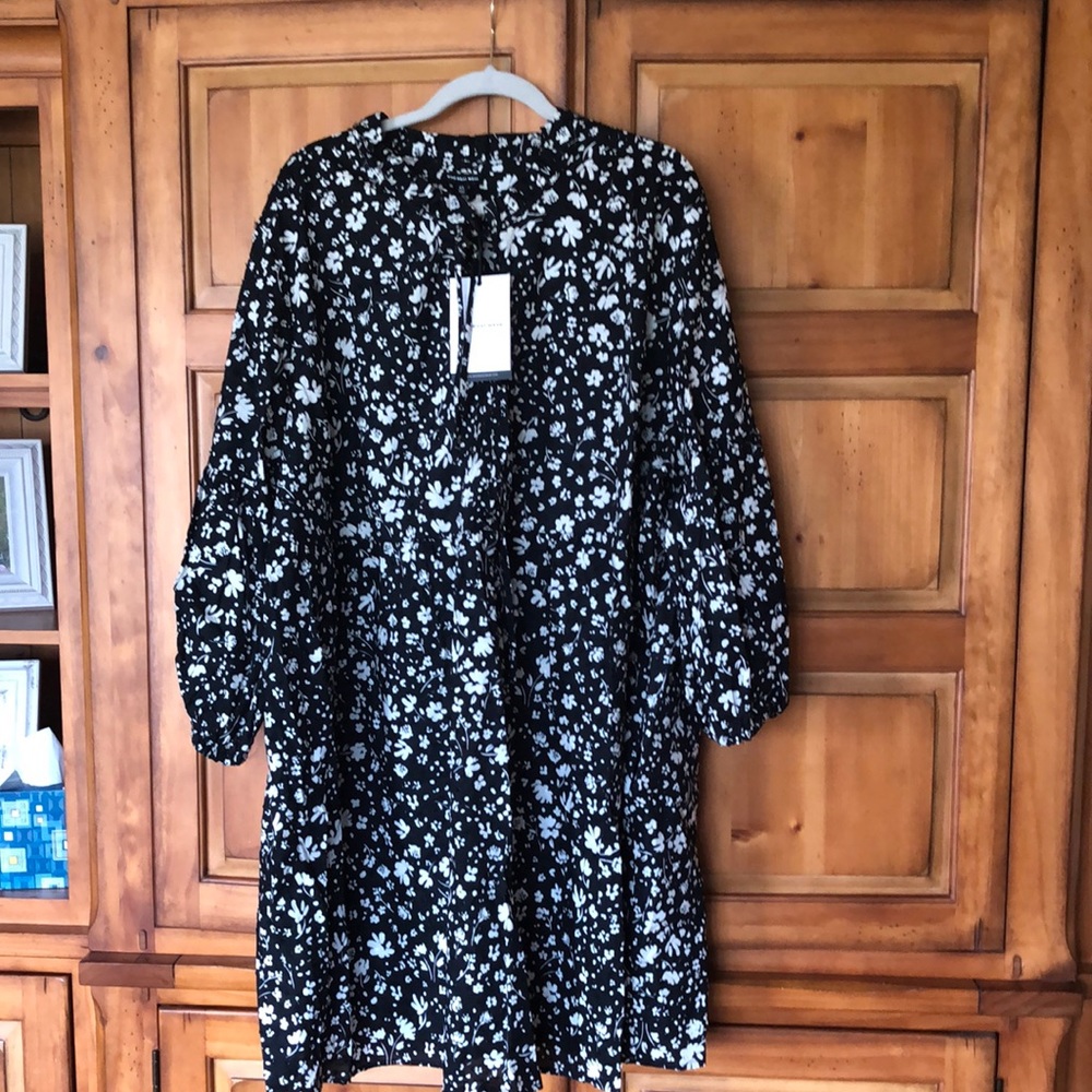 4x Black floral print dress